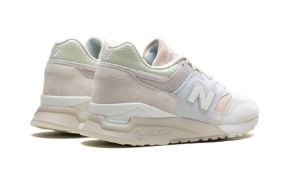 997.5 "MiUSA Kith Easter White Ice Blue Peach" U9975KT
