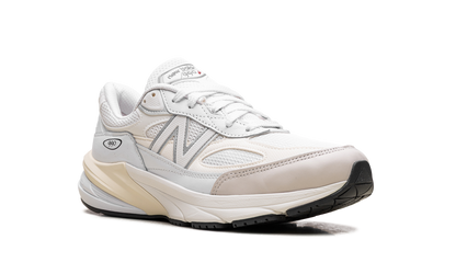 990v6 "Made in USA - White Sea Salt" U990GB6